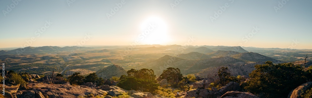 Obraz premium Panorama of the Wichita Mountains in the United States of America during the sunset