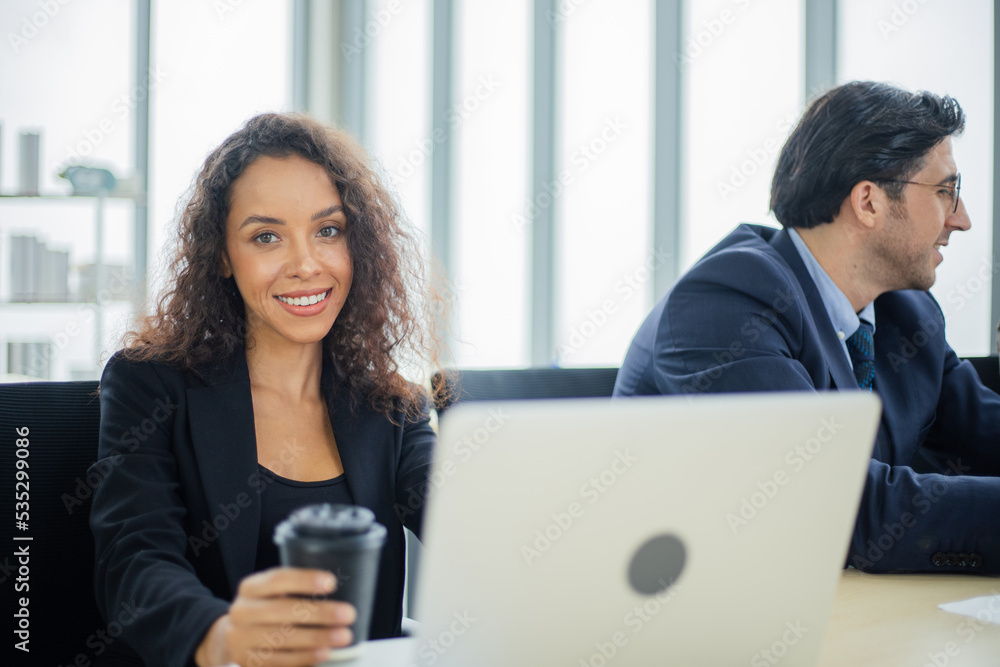 Obraz premium Business people working in conference room