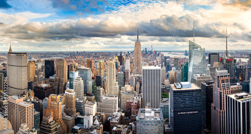 Landmark view of New York and Manhattan island © creativefamily