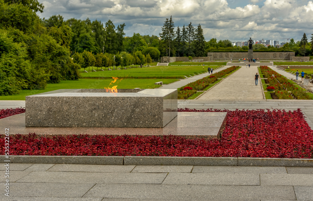 Piskarevsky Memorial Cemetery - a mournful monument to the victims of the Great Patriotic War