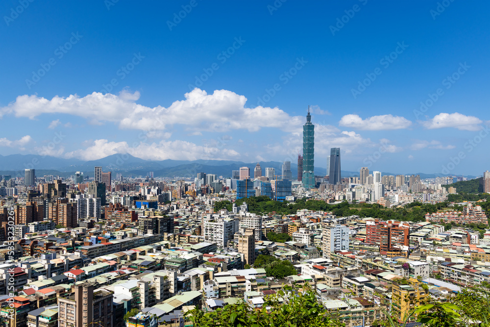 Fototapeta premium Taipei city downtown landmark on Taiwan