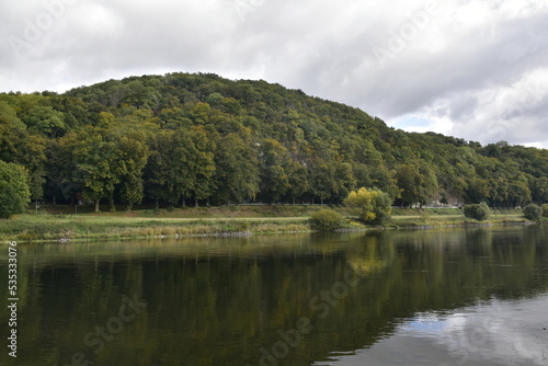 Weser und Wald bei Bodenwerder