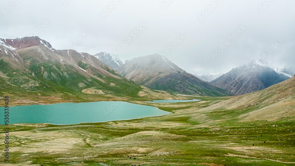 Fototapeta premium lakes and mountains