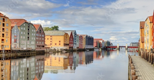 centre ville de Trondheim en Norvège, Gamle Bybro Bryggene i Trondheim © Lotharingia