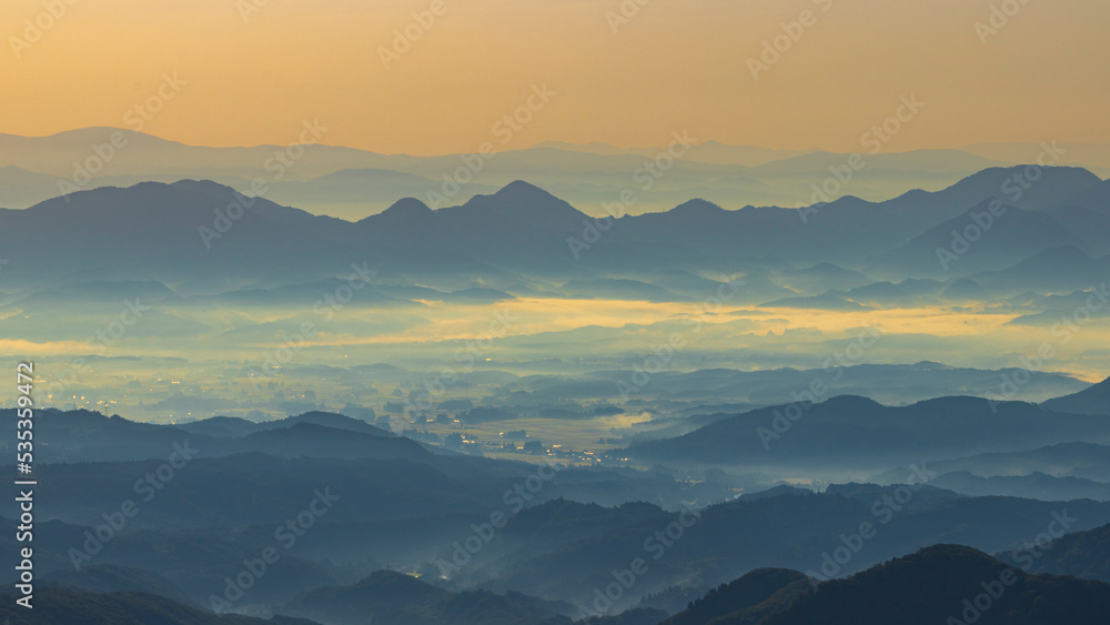 秋田駒ヶ岳　横長根から見る朝の景色