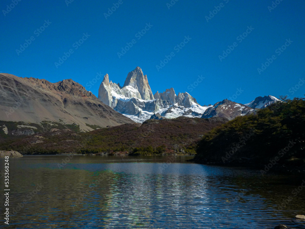 Capri Lake, Camino de los Tres, Mountain Fitz Roy, El Chalten, Patagonia Argentina