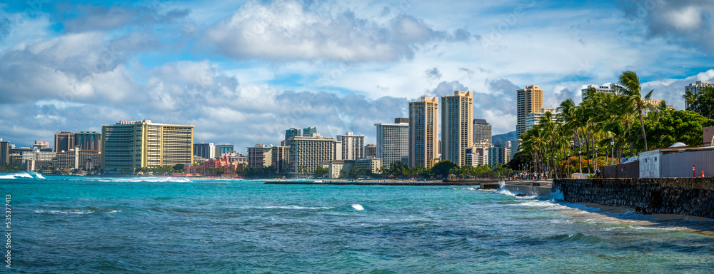 Obraz premium Surfers at Waikiki Beach, Honolulu, Hawaii