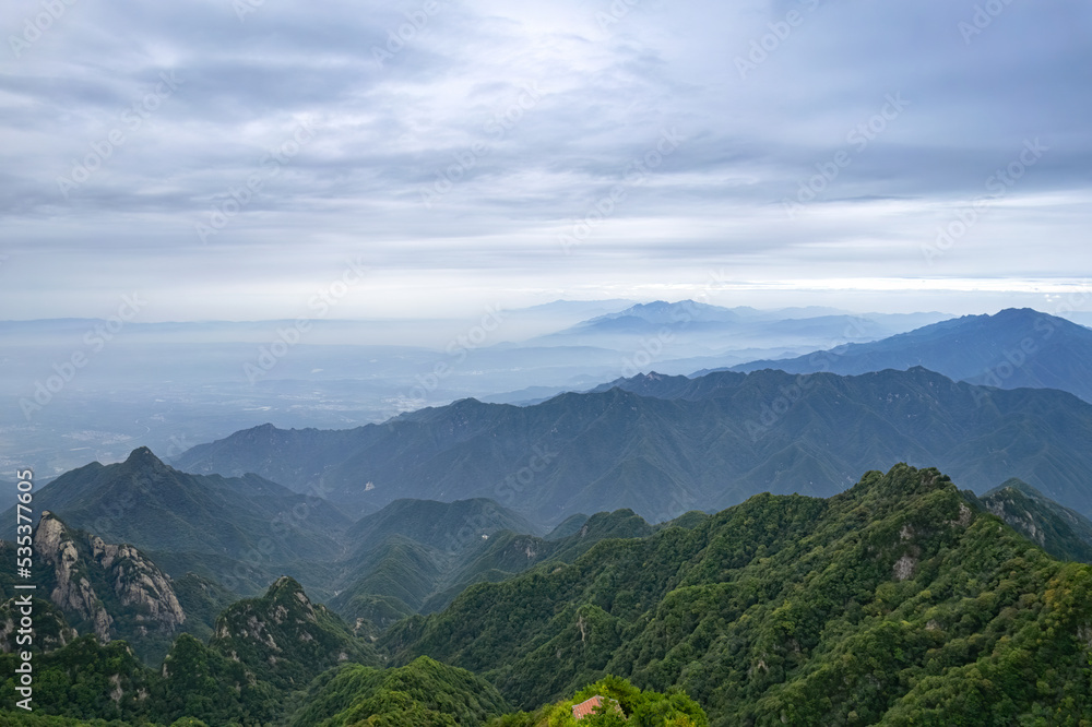 Naklejka premium qinling mountains in shaanxi province, China.