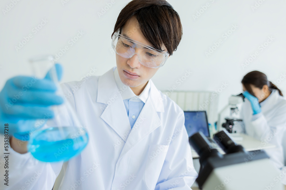 研究者 研究者