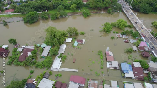 High angle video, flooding, flooding homes, flooding homes