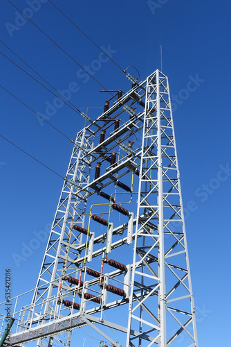Pylone de lignes électriques à haute tension