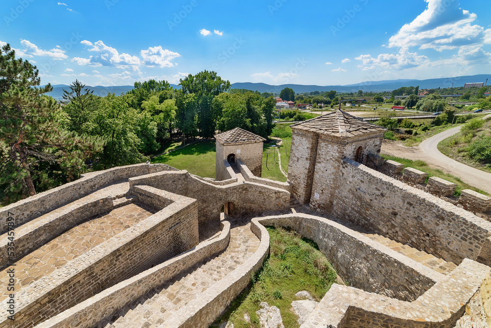 Fotka „Pirot, Serbia August 27, 2022 Ancient fortress Momcilov Grad