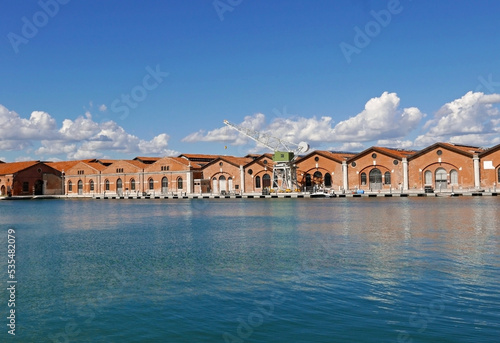 immagine dell'arsenale a venezia in una giornata limpida photo