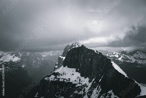 Canvas Print Breathtaking grayscale of snowy rocky mountains