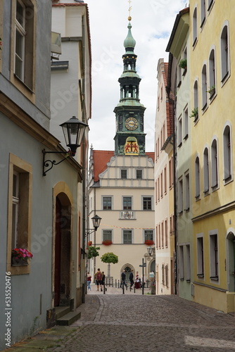 Blick zum Rathaus in der Elbe-Stadt Pirna