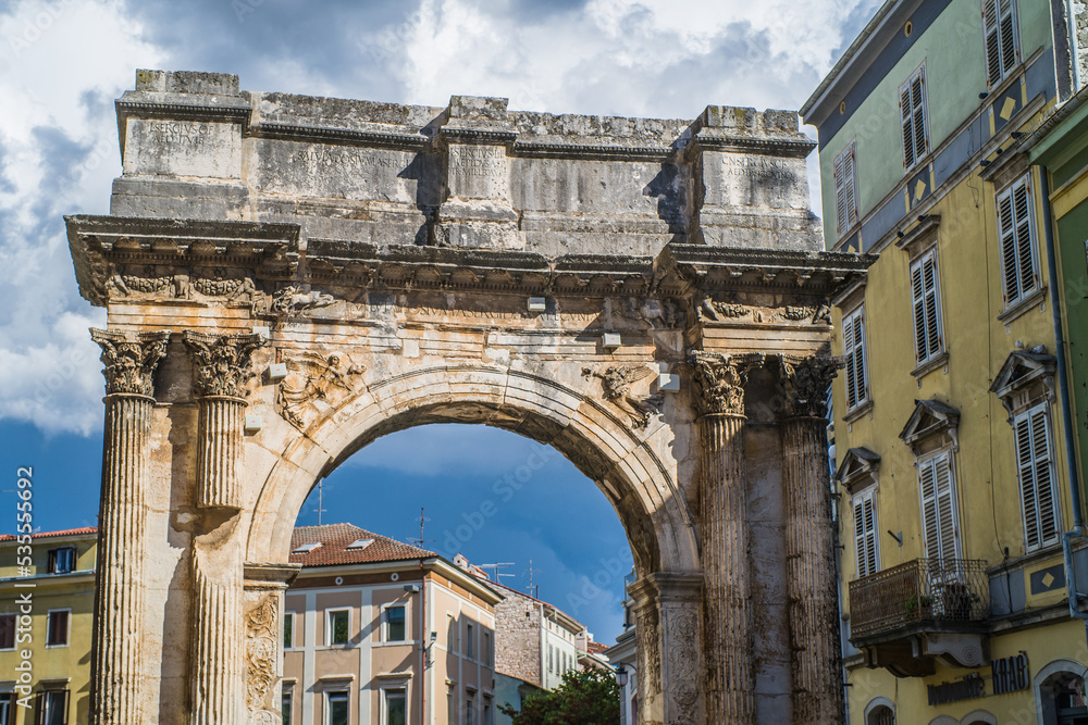 Obraz premium Roman monuments in the center of the old town of Pula. Croatia