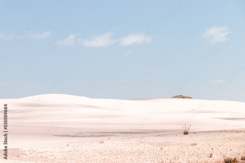 white sand / lençois maranhenses