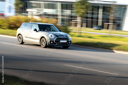 Driving auto in motion on the city road © Vsl
