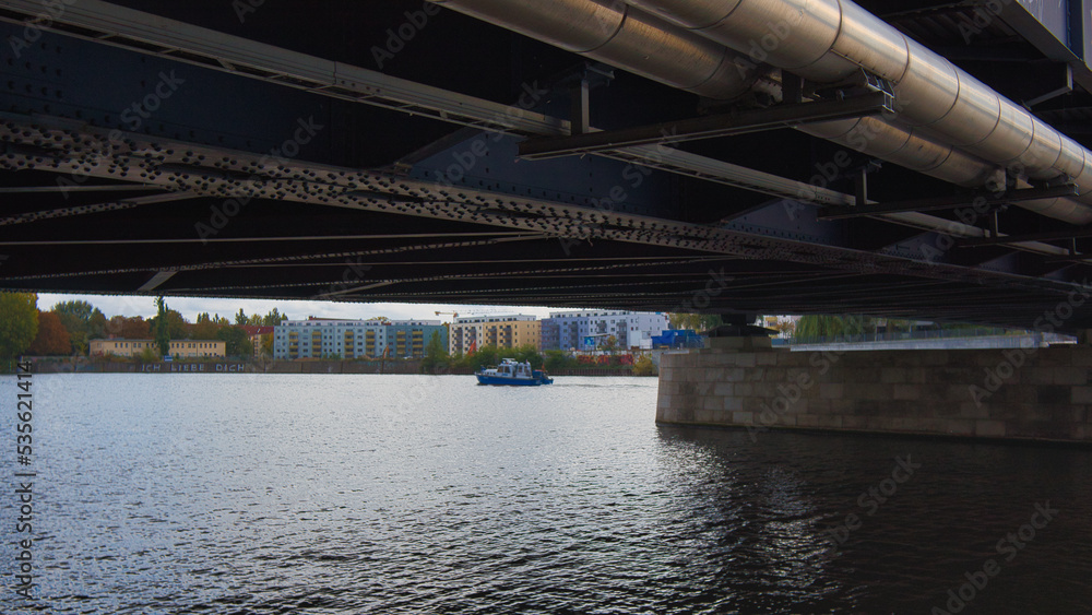 Brücke, Treskow Brücke an der Spree, Wasserpolizei, Treptow Köpenick, Berlin, Deutschland 