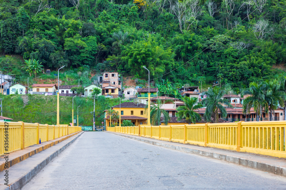 Partial view of the bridge over the Santo Antônio River
