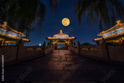 Photography Family Reunion Day Concept: Chinese Traditional Festival Mid-Autumn Festival - m