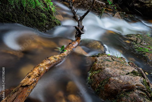 Fényképezés waterfall in the forest