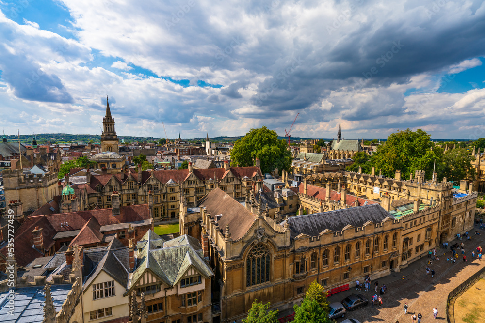 Naklejka premium Aerial panorama of Oxford city in England
