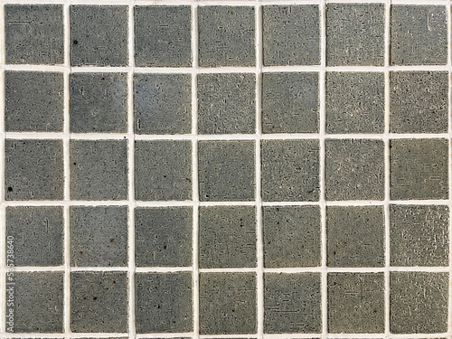 グレーの正方形タイルの壁 テクスチャ素材