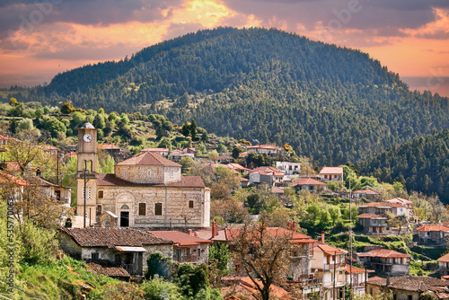 Tableau sur toile view of mountainous wintry village, Valtesiniko in Arcadia, Peloponnese, Greece