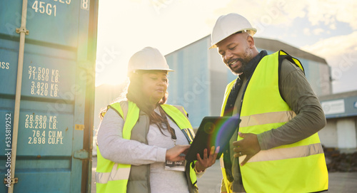 фотографія Ecommerce, supply chain and tablet with a man and woman working as a team in logistics, shipping and delivery