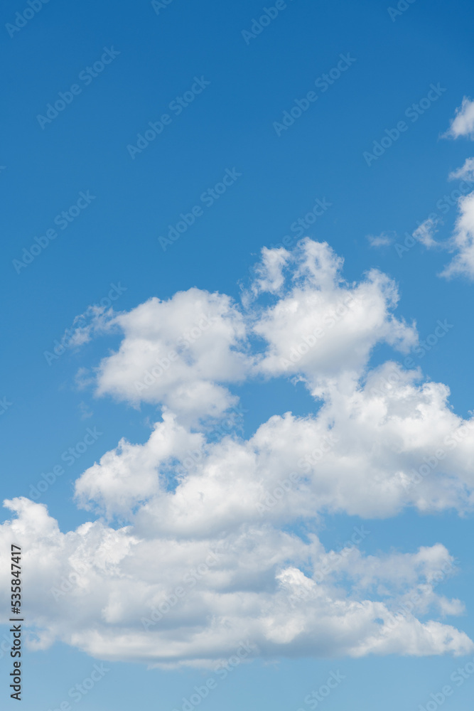 Fototapeta premium Beautiful blue sky with white clouds