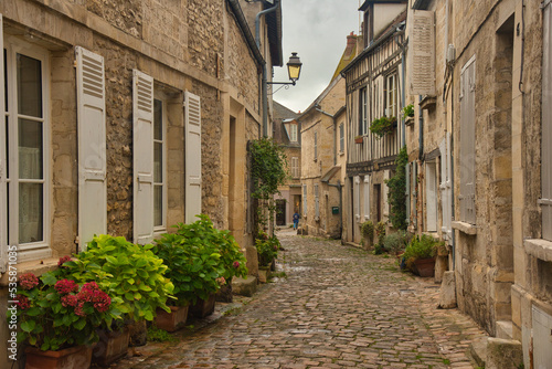 Wunderschöne stadt Senlis im Oise in Frankreich