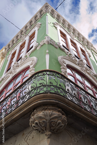 Obraz na płótnie Facade of old beautiful house in Las Palmas, Gran Canaria, Spain w salonie