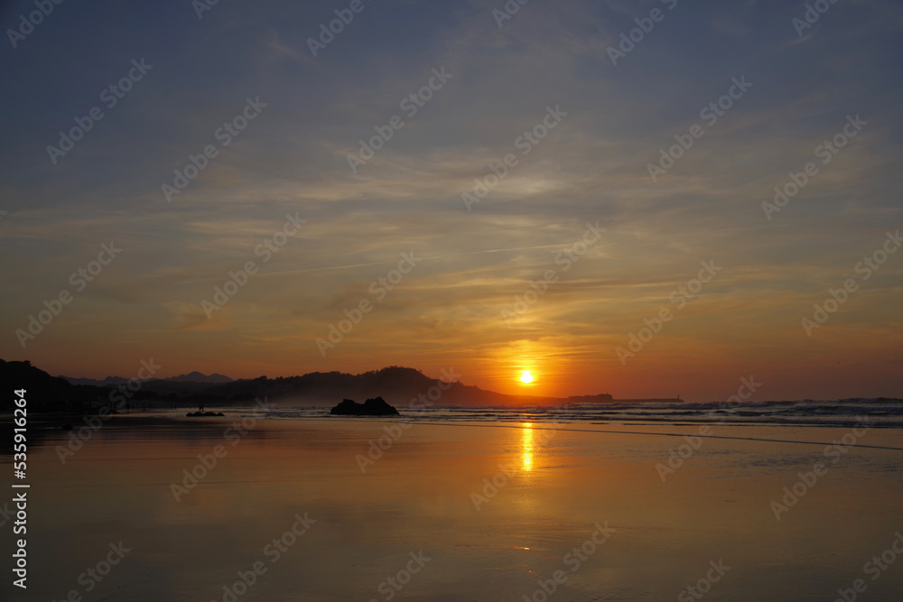 Fototapeta premium amanecer en la playa