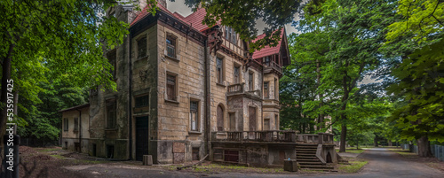 Wallpaper Mural Old historic property of an American family of filmmakers in Poland Torontodigital.ca