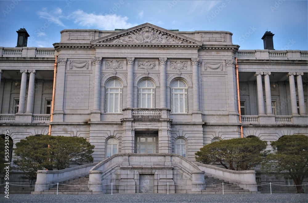 東京の元赤坂にある現在の迎賓館の建物は、東宮御所として1909年（明治42年）に建設された。