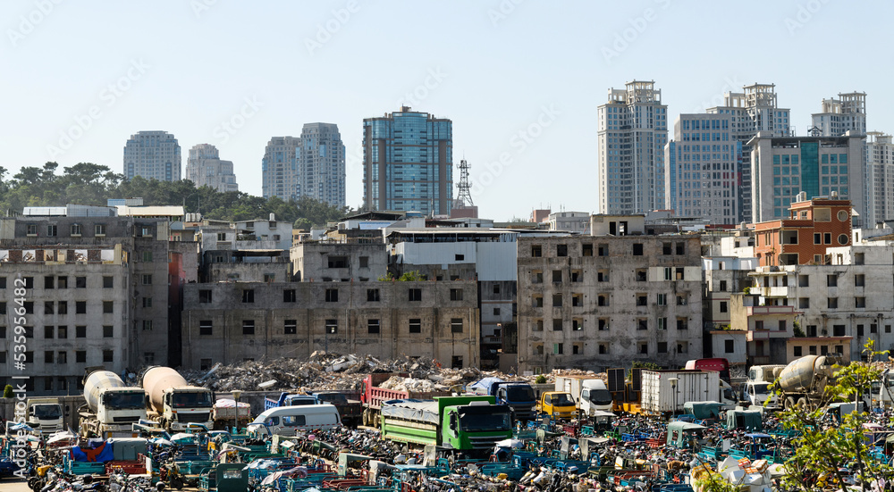 Fototapeta premium All kinds of cars park in the parking lot