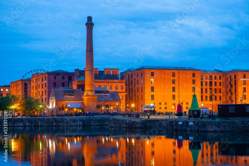 Fotobehang Pumphouse at blue hour sunset at Royal Albert Dock in Liverpool, Merseyside, UK