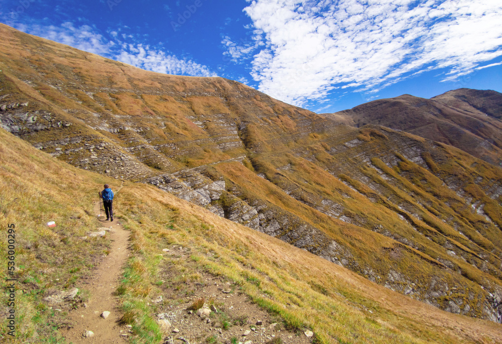 Obraz premium Monti della Laga (Italy) - High peaks in the mountain range Monti della Laga, Lazio and Abruzzo region, named Pizzo di Sevo and Cima Lepri, over 2400 meters, during autumn foliage.