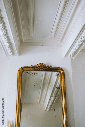 Miroir ancien moulure plafond bourgeois