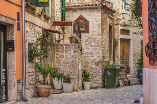 Fototapeta Naklejka Na Ścianę i Meble -  beautiful streets of the old town of Rijeka. Old houses, restaurants, narrow streets in the historic city