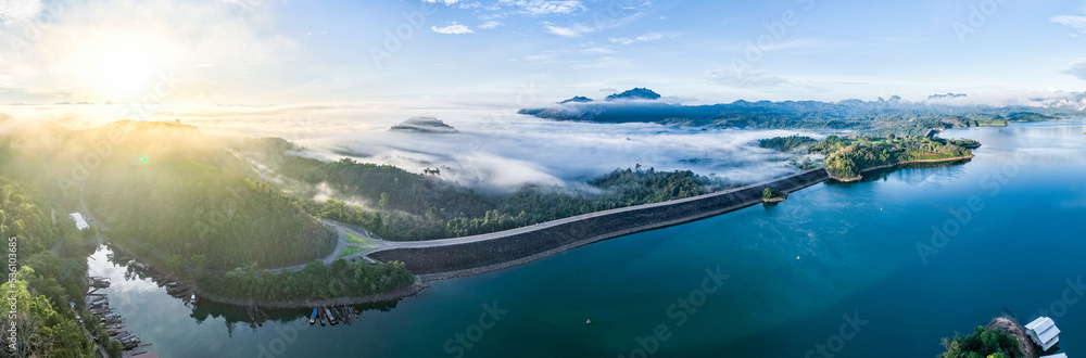 Φωτογραφία Sunrise sea of fog above Khao Sok national park, Surat Thani, Thailand