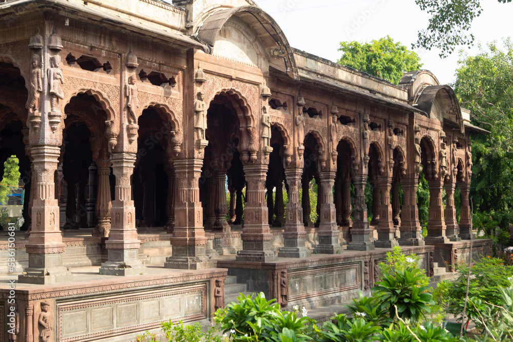 Obraz premium Pillars & Arches of Krishnapura Chhatri, Indore, Madhya Pradesh. Indian Architecture. Ancient Architecture of Indian temple.