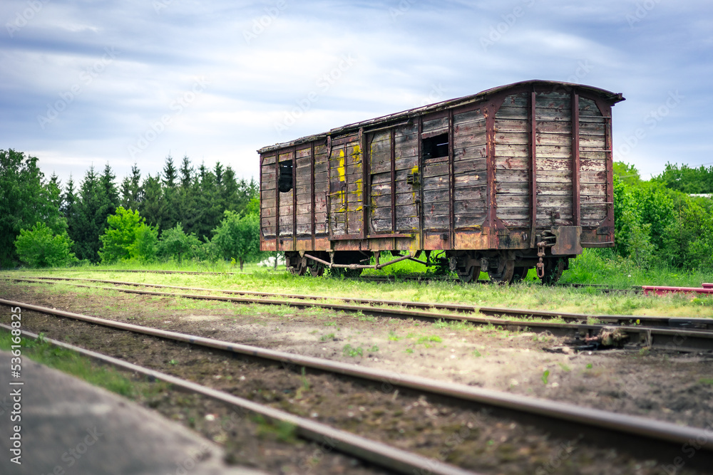 wagon towarowy na bocznicy, kolej wąskotorowa wagon towarowy na bocznicy, kolej wąskotorowa