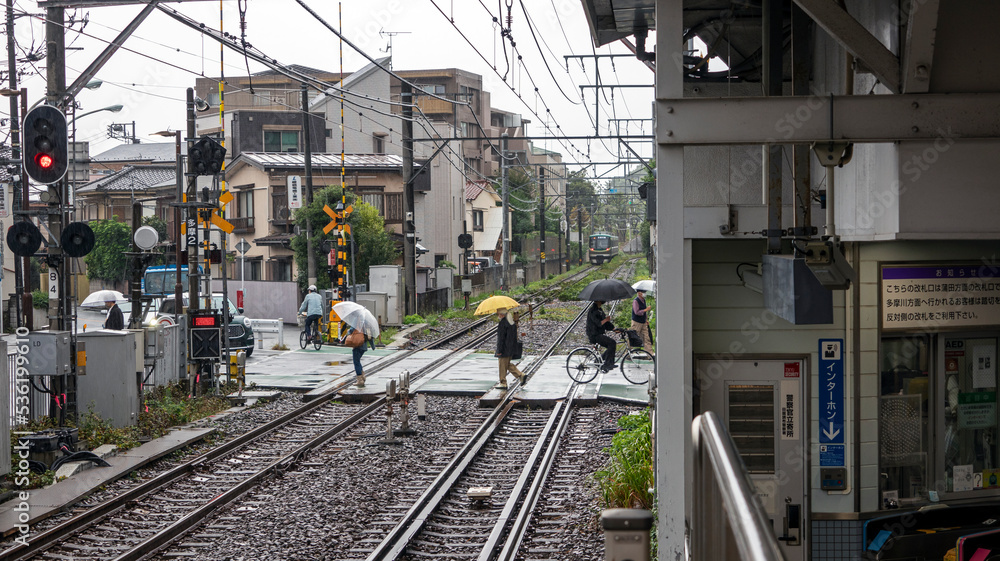 雨の日の踏切 雨の日の踏切