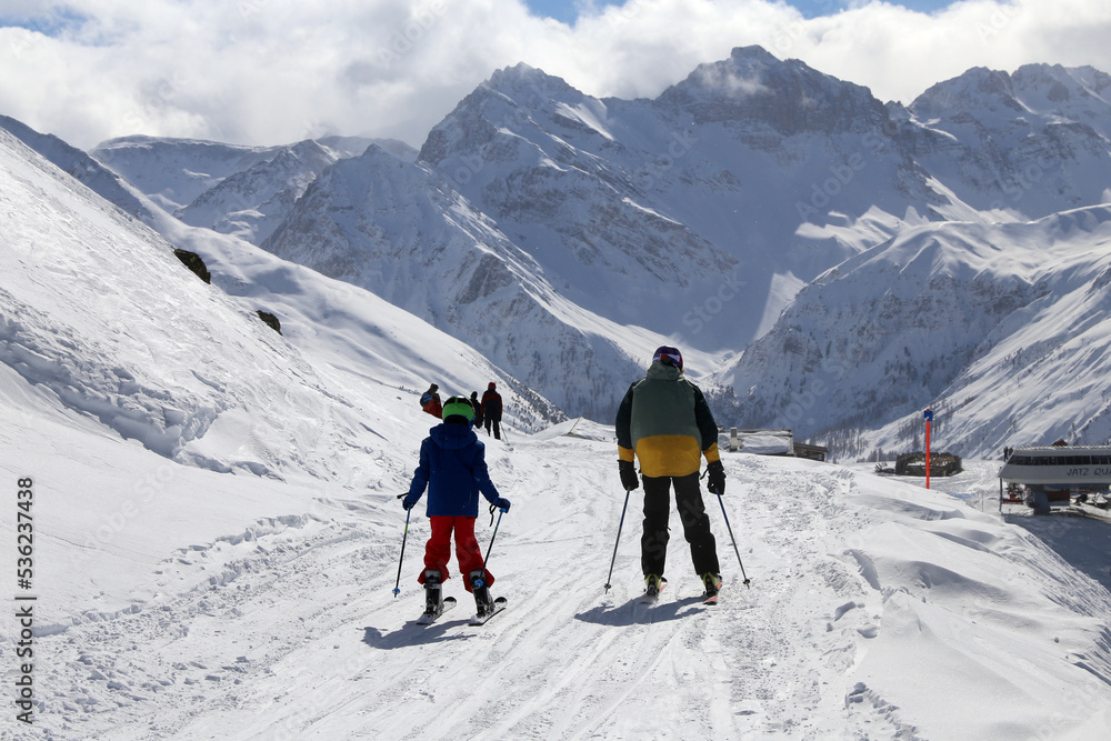 Skifahrer Skigebiet Jakobshorn, Davos (Schweiz)