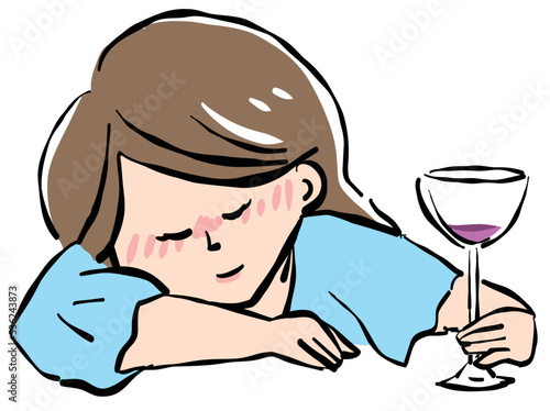 ほろ酔いでワイン片手に眠る女性