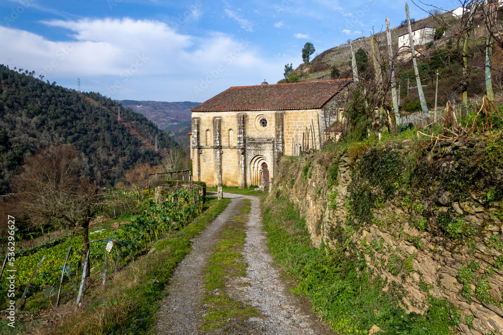 Iglesia románica de San Vicente de Pombeiro. Ribeira Sacra, Lugo, Galicia, España