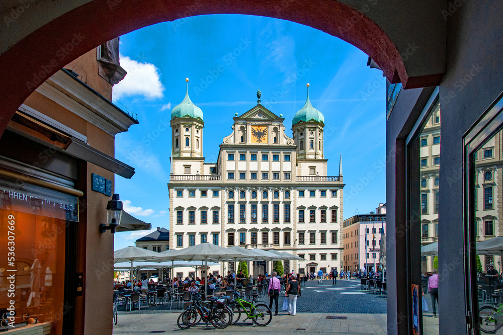 Naklejka premium Augsburger Rathaus vom Bogen aus gesehen.