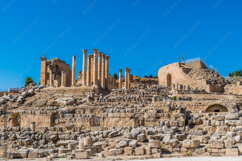 A view of the Temple of Zeus in the ancient Roman settlement of Gerasa in Jerash, Jordan in summertime